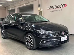 Nero Usata 2016 Fiat Tipo Lounge Tre volumi | 9900 € (Buon prezzo)
