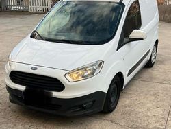 Bianco Usata 2017 Ford Courier Monovolume | 5990 € (Ottimo prezzo)