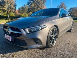 Grigio Usata 2018 Mercedes A180 Executive Tre volumi | 19.900 € (Buon prezzo)