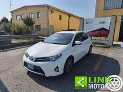Bianco Usata 2013 Toyota Auris Hybrid Lounge Tre volumi | 9850 € (Buon prezzo)