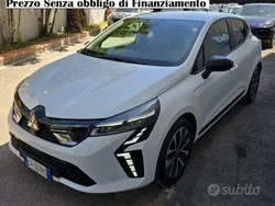 Bianco pastello Usata 2024 Mitsubishi Colt Invite Tre volumi | 14.500 € (Ottimo prezzo)