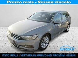 Grigio Usata 2022 VW Passat Business Station wagon | 18.380 € (Buon prezzo)