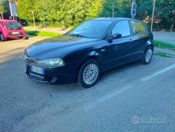 Nero Usata 2008 Alfa Romeo 145 Due volumi | 750 €