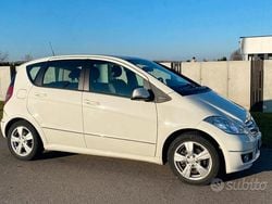 Bianco Usata 2009 Mercedes A160 Tre volumi | 3500 €