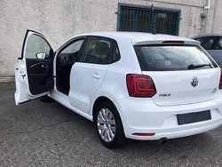 Bianco Usata 2016 VW Polo Comfortline Tre volumi | 10.500 € (Buon prezzo)