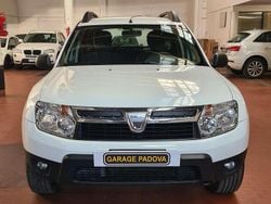 Bianco Usata 2011 Dacia Duster Lauréate SUV | 6200 € (Buon prezzo)