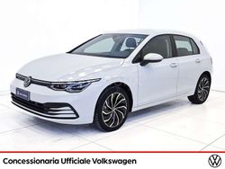 Bianco Usata 2022 VW Golf VIII Life Tre volumi | 22.400 € (Buon prezzo)