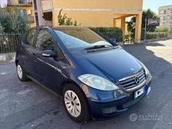 Blu Usata 2006 Mercedes A160 Avantgarde Tre volumi | 3990 € (Cara)