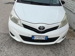 Bianco Usata 2012 Toyota Yaris Tre volumi | 5800 €