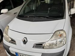 Bianco Usata 2012 Renault Modus Monovolume | 4200 € (Buon prezzo)