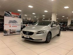 Argento Usata 2019 Volvo V40 Business Edition Tre volumi | 13.900 € (Buon prezzo)