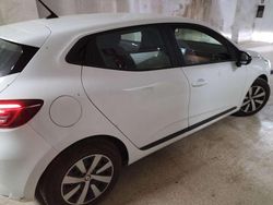 Bianco Usata 2023 Renault Clio V Equilibre Tre volumi | 16.000 € (Buon prezzo)