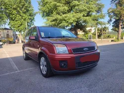 Rosso Usata 2008 Ford Fusion Titanium Monovolume | 3790 € (Buon prezzo)