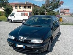 Nero Usata 2000 Alfa Romeo 2000 Tre volumi | 1250 €