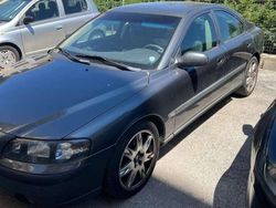 Grigio Usata 2003 Volvo S60 Tre volumi | 4000 € (Molto cara)