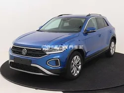 Blu/azzurro Usata 2023 VW T-Roc Life SUV | 24.290 € (Buon prezzo)