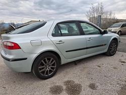 Grigio Usata 2004 Renault Laguna II Tre volumi | 1200 €