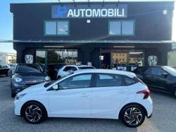 Saw atlas white pastello Usata 2023 Hyundai i20 Monovolume | 12.499 € (Buon prezzo)