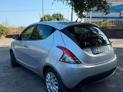 Grigio Usata 2015 Lancia Ypsilon Gold Due volumi | 7290 € (Ottimo prezzo)