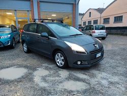 Grigio Usata 2011 Peugeot 5008 Monovolume | 4900 € (Buon prezzo)