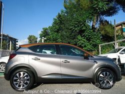 Grigio Usata 2021 Renault Captur Intens SUV | 15.900 € (Buon prezzo)