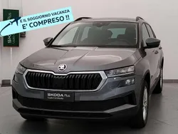 Grigio Usata 2024 Skoda Karoq Executive SUV | 26.900 € (Buon prezzo)