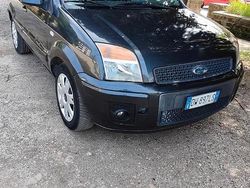 Grigio Usata 2009 Ford Fusion Tre volumi | 1300 €