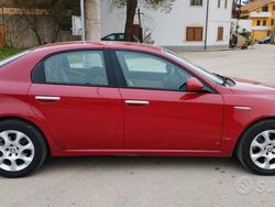 Rosso Usata 2006 Alfa Romeo 159 Tre volumi | 3000 € (Molto cara)