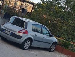 Grigio Usata 2004 Renault Mégane II Tre volumi | 650 € (Super prezzo)