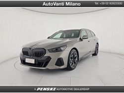 Grigio Usata 2024 BMW 520 M Sport Station wagon | 56.970 € (Molto cara)