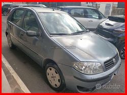 Grigio Usata 2004 Fiat Punto Due volumi | 990 € (Buon prezzo)