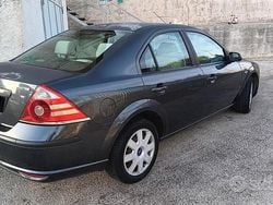 Grigio Usata 2007 Ford Mondeo Tre volumi | 2999 € (Cara)