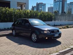 Nero Usata 2003 Audi A4 Tre volumi | 2000 € (Ottimo prezzo)