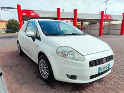 Usata 2007 Fiat Grande Punto Due volumi | 3000 € (Buon prezzo)