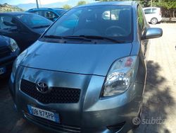 Grigio Usata 2006 Toyota Yaris Tre volumi | 3500 € (Cara)