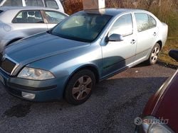 Blu Usata 2007 Skoda Octavia Ambiente Tre volumi | 700 € (Super prezzo)