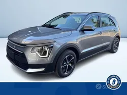 Grigio Nuova 2025 Kia Niro SUV | 28.900 € (Ottimo prezzo)