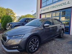 Graphitegrau metallic Usata 2022 Skoda Octavia Scout Station wagon | 28.400 €