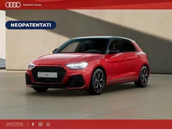 Rosso progressivo metallizzato nero mito Nuova 2025 Audi A1 Sportback Comfort Due volumi | 31.800 € (Buon prezzo)