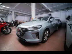 Grigio chiaro Usata 2017 Hyundai Ioniq Comfort Tre volumi | 15.900 €