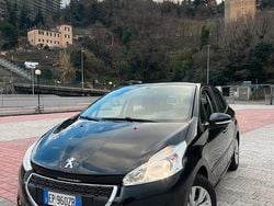Nero Usata 2013 Peugeot 208 Due volumi | 7499 € (Buon prezzo)