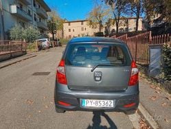 Grigio Usata 2013 Hyundai Accent Tre volumi | 800 €