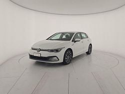 Bianco Usata 2023 VW Golf VIII Style Due volumi | 25.900 € (Buon prezzo)
