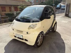 Bianco Usata 2004 Smart ForTwo Coupé Pure Due volumi | 2400 € (Buon prezzo)