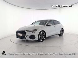 Bianco ghiacciaio metallizzato Usata 2023 Audi A3 S-Line Tre volumi | 36.800 € (Buon prezzo)