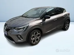 Grigio Usata 2021 Renault Captur Intens SUV | 17.400 € (Buon prezzo)