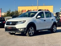 Bianco Usata 2014 Dacia Sandero Stepway Due volumi | 7500 € (Buon prezzo)