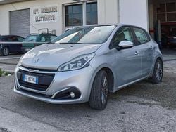 Argento Usata 2016 Peugeot 208 Active Due volumi | 8500 € (Buon prezzo)