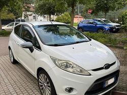 Bianco Usata 2009 Ford Fiesta Due volumi | 5100 € (Cara)