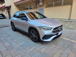 Grigio Usata 2021 Mercedes GLA200 Premium SUV | 28.900 € (Buon prezzo)